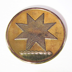 25-5.2.1 Patterns and symbols (Crests) (corresponds to Sec. 22 - Star) - 8 pointed Star  (with overall pattern inside) surmounting an unusual torse (with 8 twists) - gilded brass - 1"