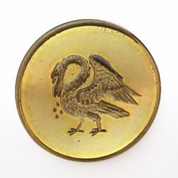 25-5.3.3 Unlisted, badges, bishop’s mitre, without design, etc. (by themselves, no crest or achievement shield present) - Badge - Pelican vulning - gilded brass - 1"